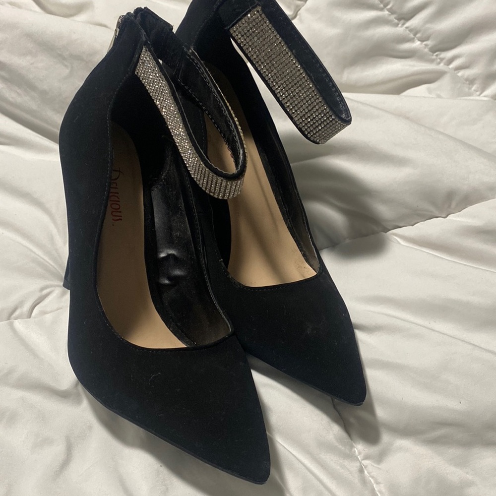 Beautiful black heels with diamond studs worn once